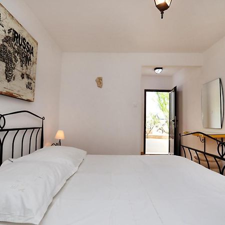 Guesthouse Kate Τρογκίρ Εξωτερικό φωτογραφία