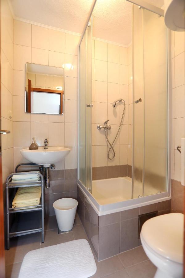 Guesthouse Kate Τρογκίρ Εξωτερικό φωτογραφία