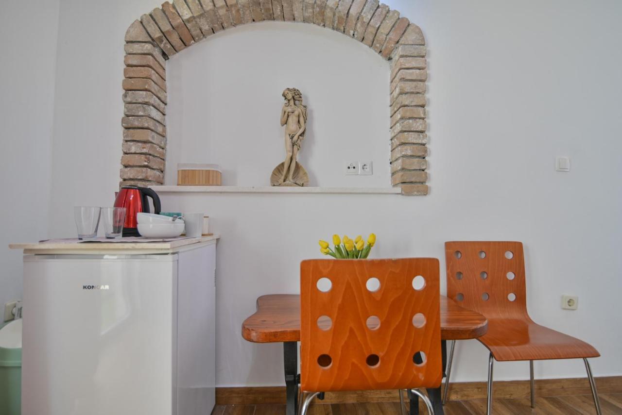 Guesthouse Kate Τρογκίρ Εξωτερικό φωτογραφία