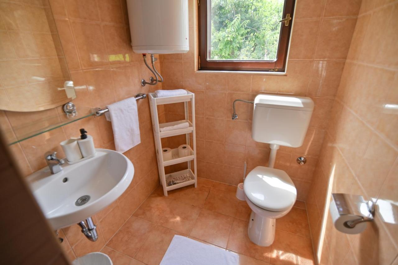 Guesthouse Kate Τρογκίρ Εξωτερικό φωτογραφία