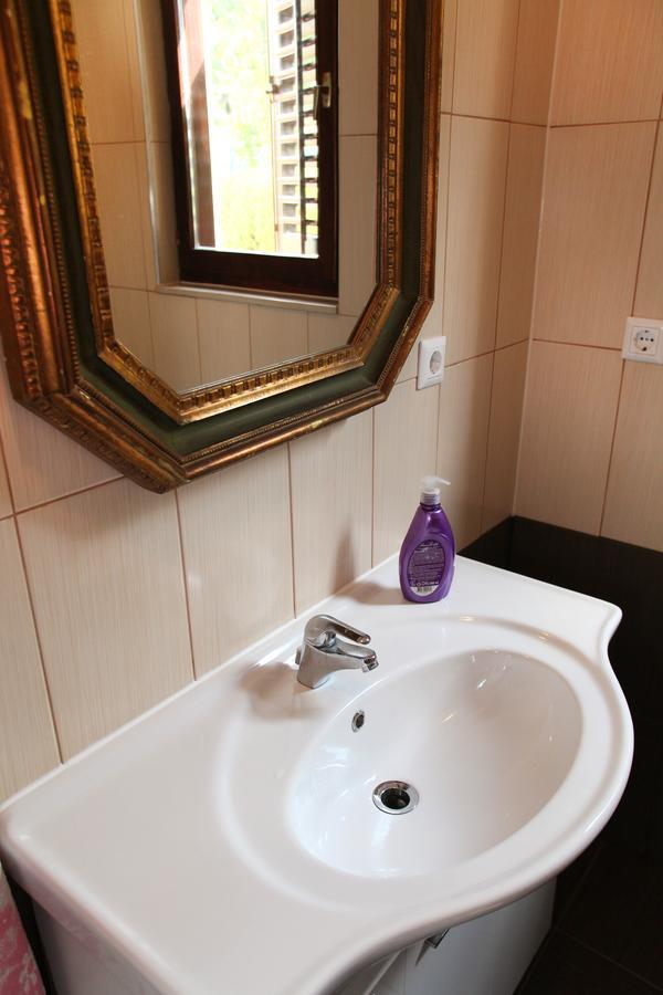 Guesthouse Kate Τρογκίρ Εξωτερικό φωτογραφία